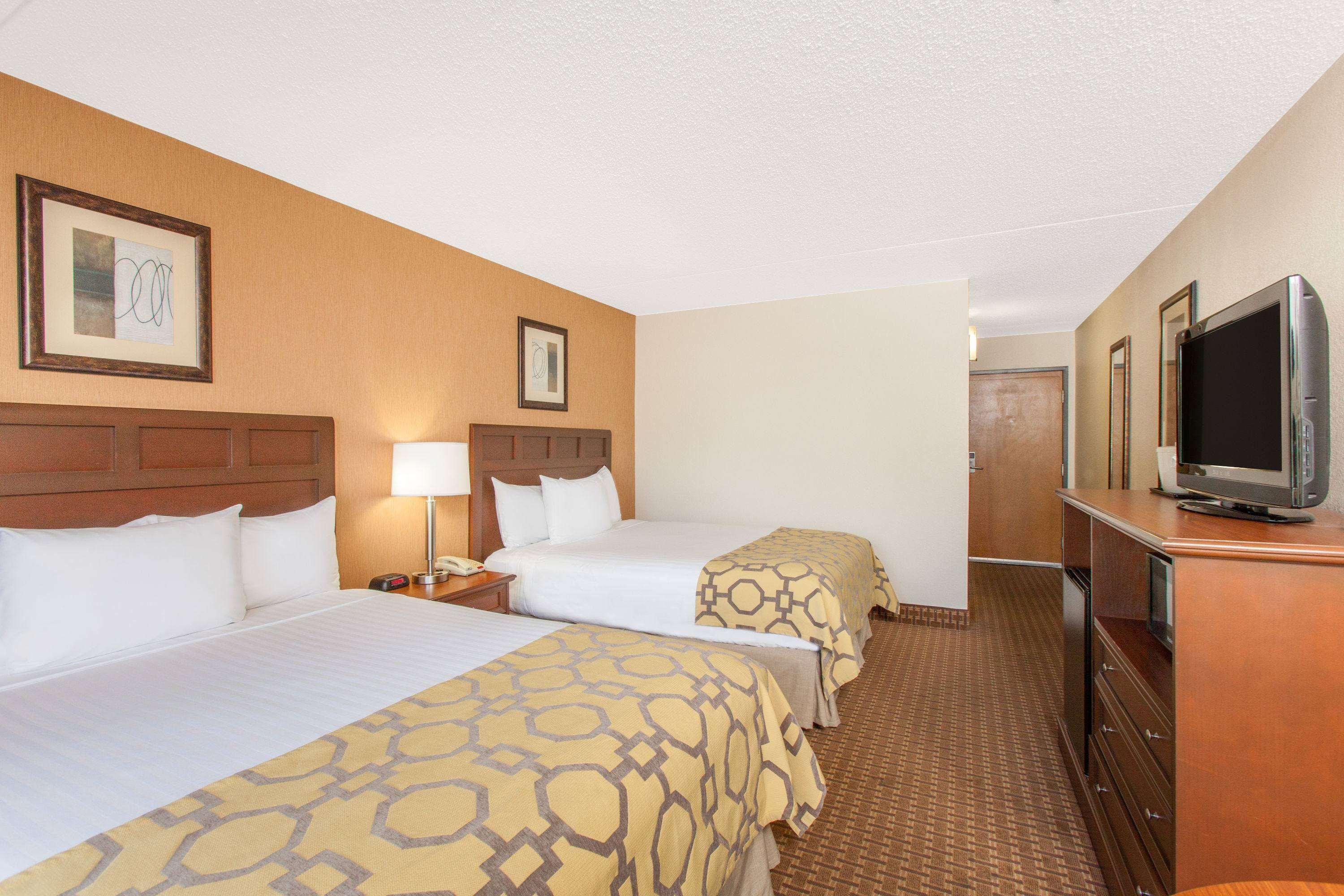 Hotel Baymont By Wyndham - On The Strip 2*